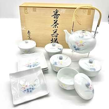 有田焼 萬右衛門 秋草手描き 蓋付きペア夫婦湯呑茶碗＆急須 茶器セット Amazon.co.jp: 有田焼 萬右衛門 秋草手描き 蓋付きペア夫婦湯呑